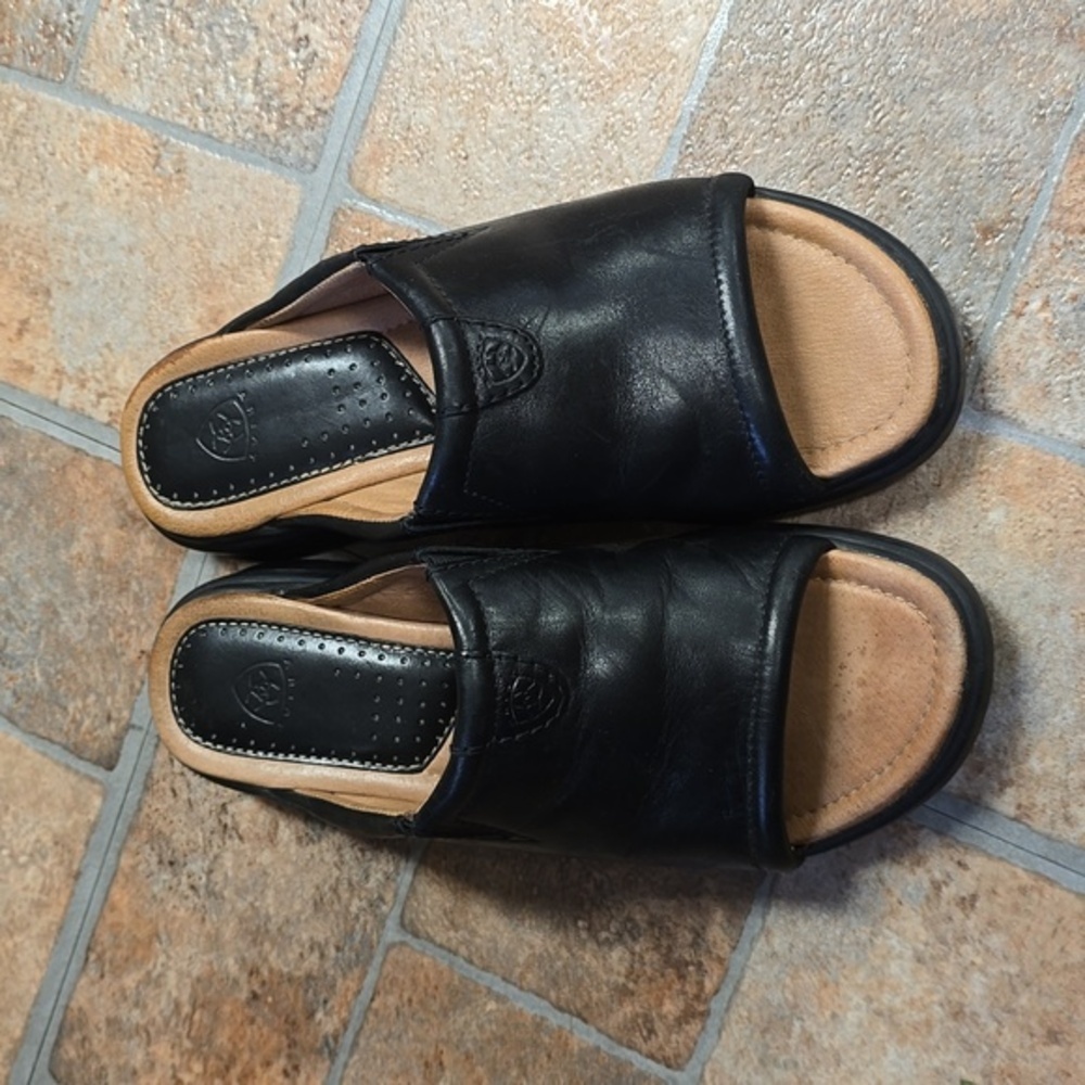 ARIAT| Black Leather Sandals | Size 6.5​